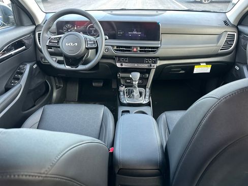 New 2026 Kia Seltos SX image 17