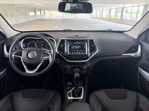 Used 2018 Jeep Cherokee Trailhawk w/ Trailer Tow Group AWD/4WD image 29