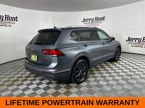 Used 2024 Volkswagen Tiguan SE w/ Panoramic Sunroof Package AWD/4WD image 6