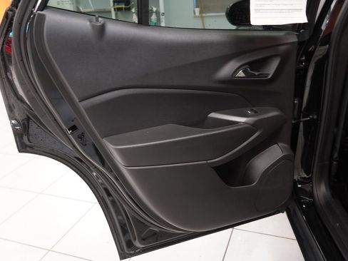 Used 2024 Chevrolet Trax LS w/ LS Convenience Package FWD image 24