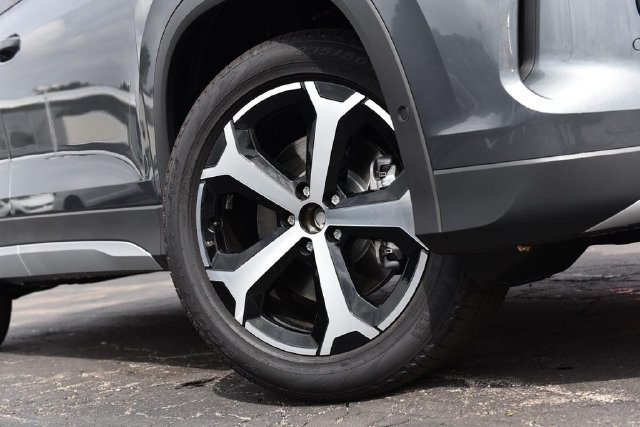 New 2026 Volkswagen Tiguan SE AWD/4WD image 3