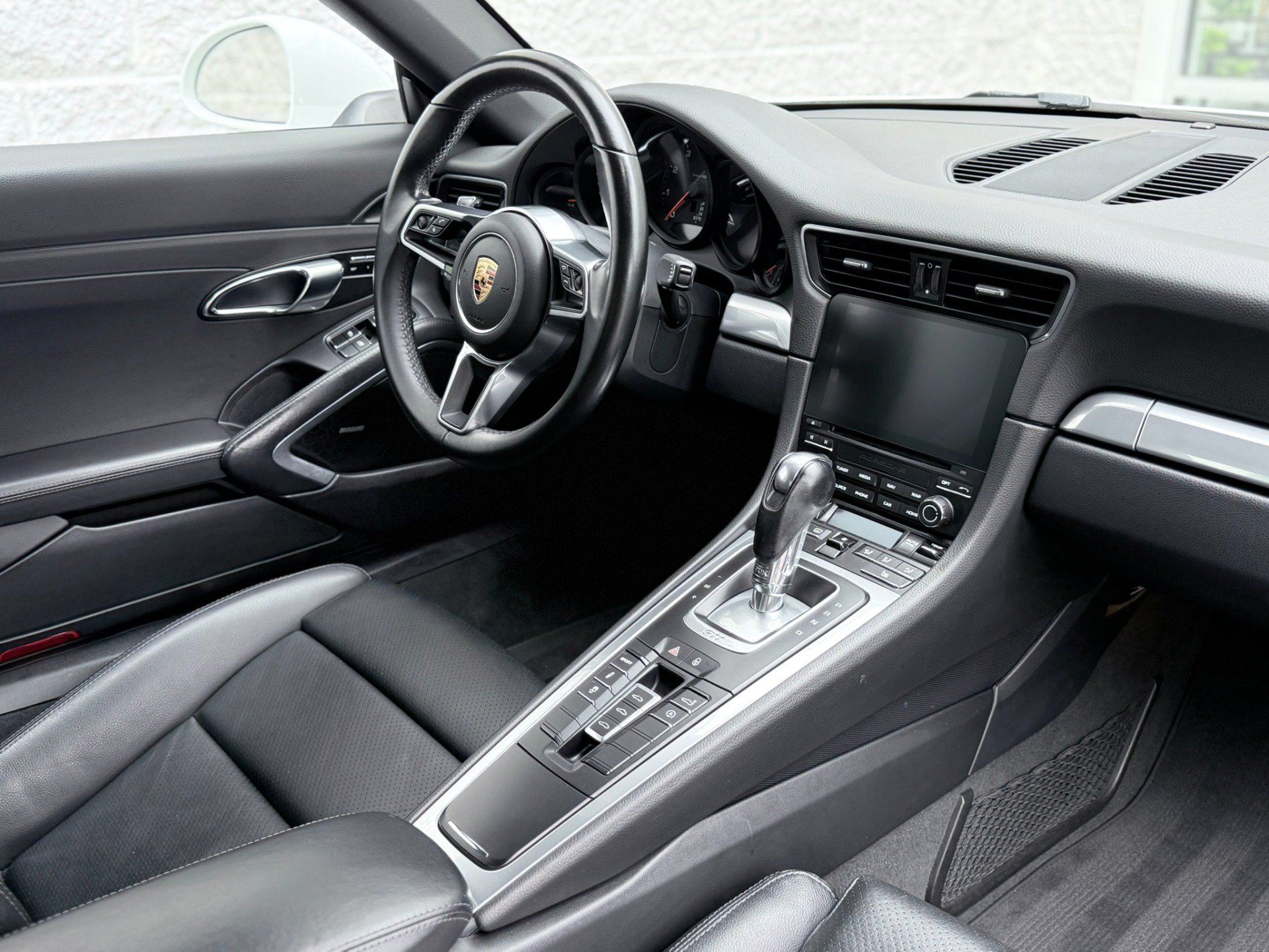 Used 2017 Porsche 911 Carrera 4 AWD/4WD image 45