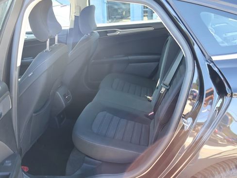 Used 2019 Ford Fusion SE AWD/4WD image 22