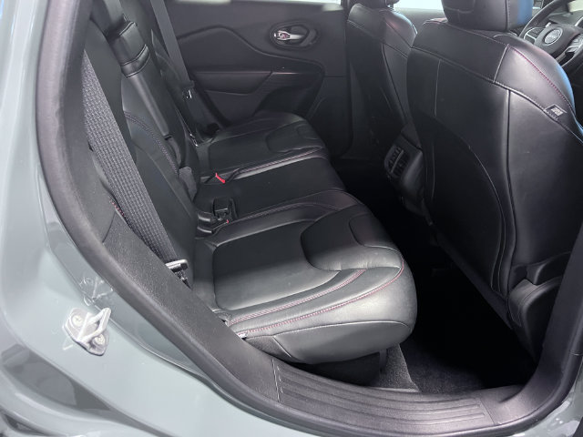Used 2014 Jeep Cherokee Trailhawk w/ Leather Interior Group AWD/4WD image 12