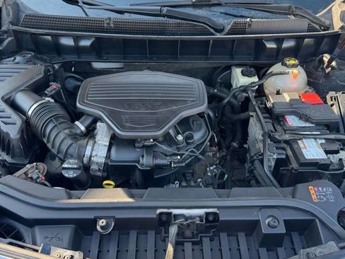 Used 2017 Cadillac XT5 Luxury image 25