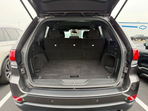 Used 2020 Jeep Grand Cherokee Laredo AWD/4WD image 8