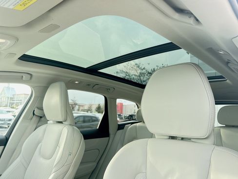 Certified 2022 Volvo XC60 B6 Inscription w/ Advanced Package image 23