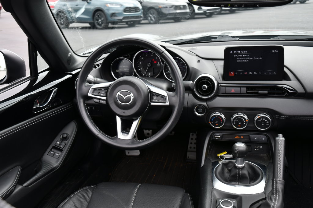 Used 2021 MAZDA MX-5 Miata RF Grand Touring RWD image 15