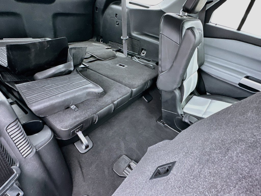 Used 2023 Ford Explorer XLT w/ Equipment Group 202A AWD/4WD image 23