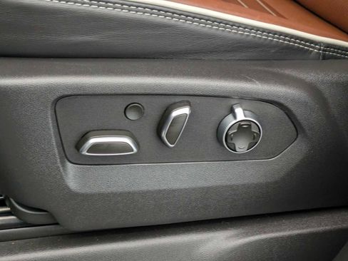 Used 2025 GMC Sierra 3500 Denali Ultimate AWD/4WD image 19