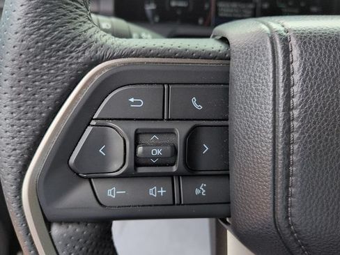 Certified 2025 Toyota Tacoma TRD Off-Road AWD/4WD image 19