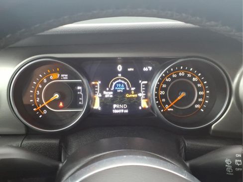 Used 2020 Jeep Wrangler Unlimited Sahara AWD/4WD image 19