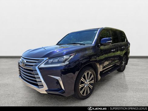 Used 2021 Lexus LX 570 4WD w/ Luxury Package image 5