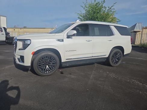 Used 2022 GMC Yukon SLT w/ SLT Premium Package RWD image 4