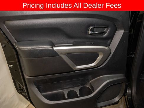 Used 2017 Nissan Titan PRO-4X AWD/4WD image 9