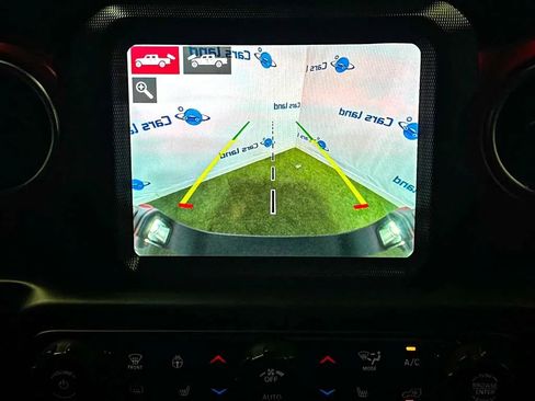 Used 2020 Jeep Gladiator Rubicon w/ Dual Top Group AWD/4WD image 38