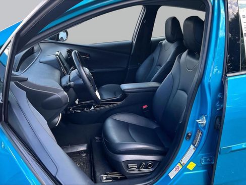 Certified 2017 Toyota Prius Prime Advanced FWD image 9