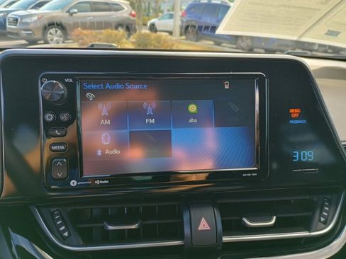 Used 2018 Toyota C-HR XLE image 26