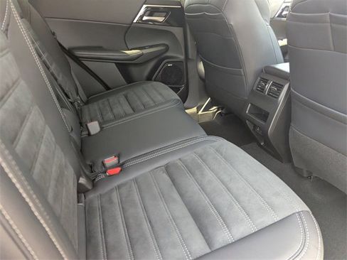 New 2025 Mitsubishi Outlander Trail Edition image 9
