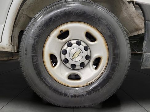 Used 2021 Chevrolet Express 2500 Extended w/ Safety Package image 3