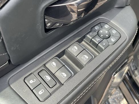 New 2025 RAM 2500 Limited image 11