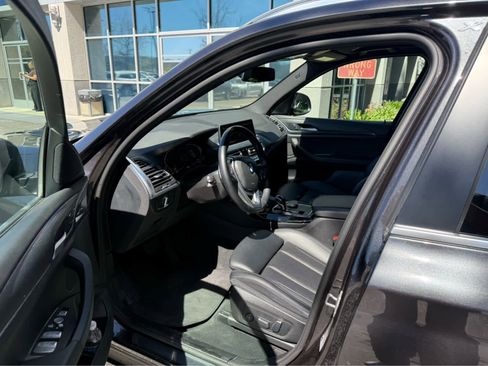 Used 2024 BMW X3 sDrive30i image 3