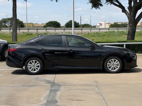 Used 2025 Toyota Camry LE FWD image 3