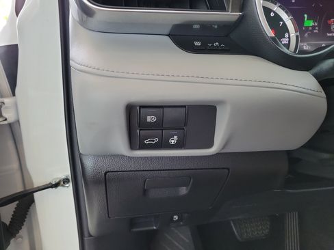 Used 2022 Toyota Highlander Limited image 15