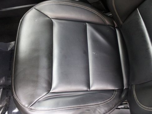 Used 2021 Ford Explorer XLT w/ Equipment Group 202A image 17