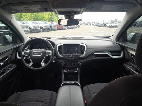 Used 2024 GMC Terrain SLE AWD/4WD image 19