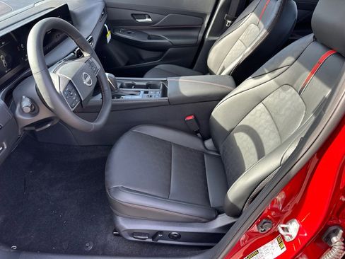 New 2026 Nissan Sentra SR w/ SR Premium Package FWD image 9