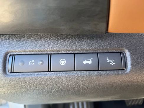 New 2026 Nissan Pathfinder Platinum AWD/4WD image 15