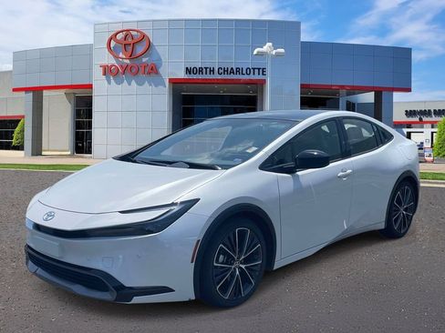 Used 2023 Toyota Prius FWD image 5