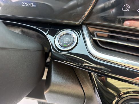 Used 2024 Chevrolet Trax RS w/ Sunroof Package FWD image 25