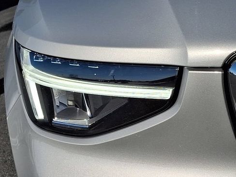 Used 2023 Volvo XC40 B5 Plus w/ Driver Assist Package AWD/4WD image 9