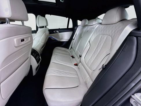 Used 2023 BMW X6 M50i w/ Dynamic Handling Package AWD/4WD image 23