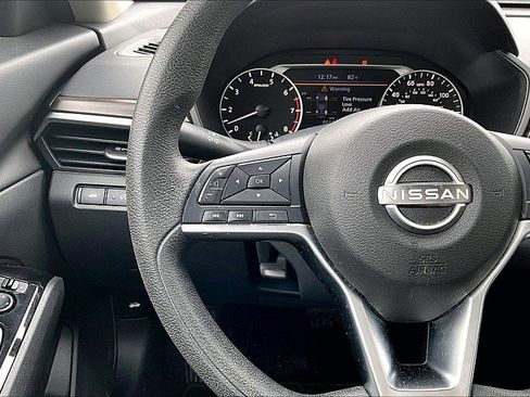Used 2023 Nissan Altima 2.5 SV FWD image 16