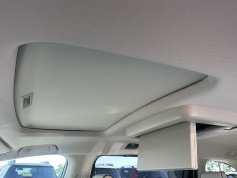 New 2026 Honda Odyssey Touring image 11