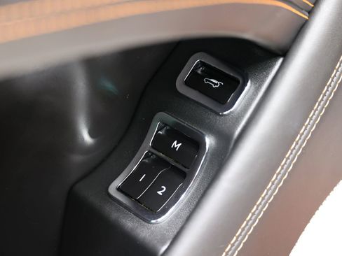 Used 2019 Bentley Bentayga image 12