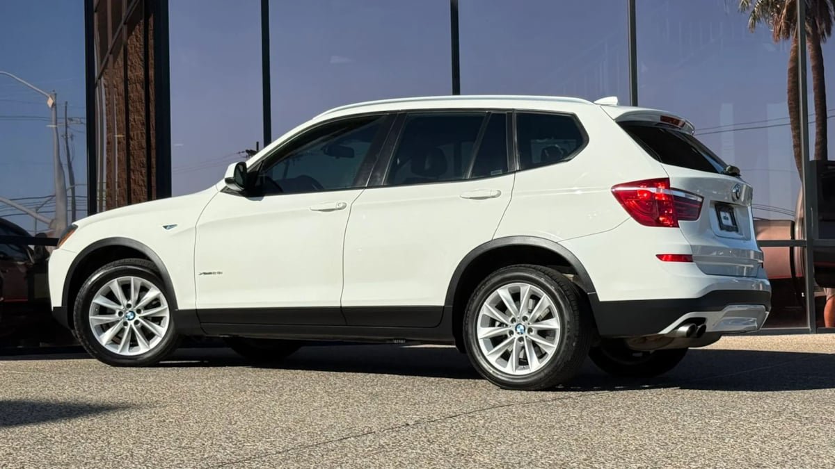 Used 2017 BMW X3 xDrive28i AWD/4WD image 6