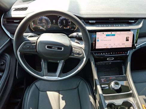 New 2026 Jeep Grand Cherokee Limited AWD/4WD image 7