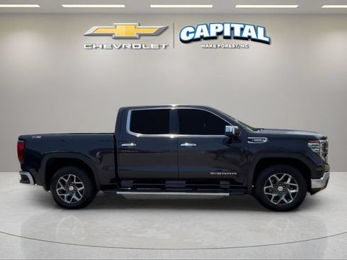 Used 2022 GMC Sierra 1500 SLT w/ SLT Premium Plus Package AWD/4WD image 6
