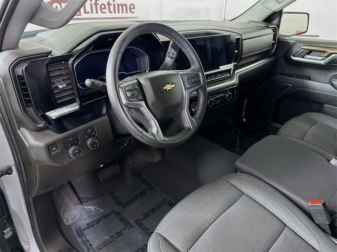 Used 2023 Chevrolet Silverado 1500 LT image 19