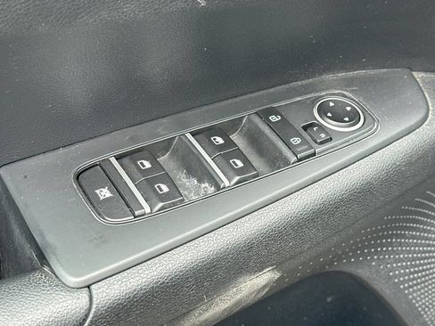 Used 2024 Kia Forte LXS FWD image 11