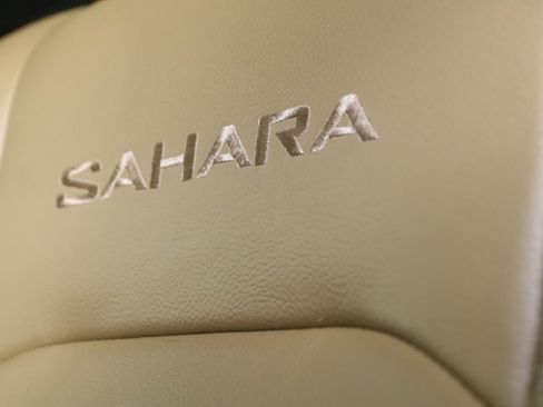 Used 2022 Jeep Wrangler Unlimited Sahara AWD/4WD image 27