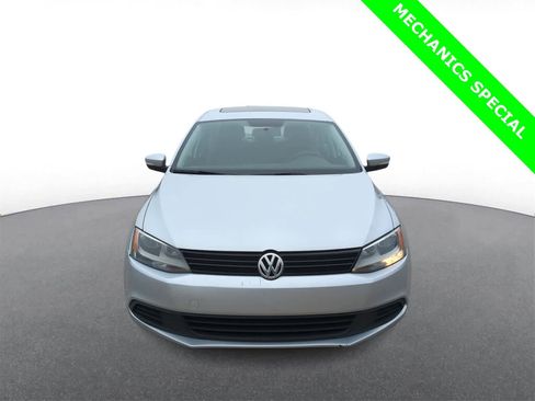 Used 2011 Volkswagen Jetta SE image 3