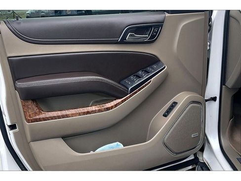 Used 2016 Chevrolet Suburban LTZ image 25