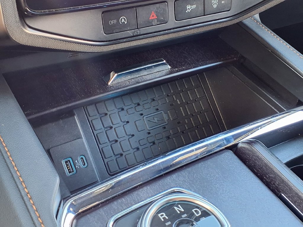 Used 2024 Ford Expedition Max Platinum AWD/4WD image 17