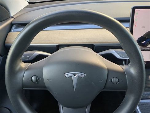 Used 2020 Tesla Model Y Long Range image 29