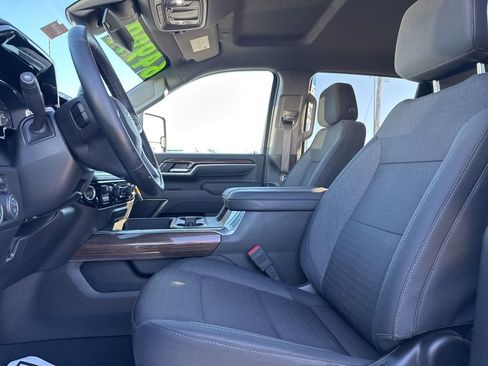 Used 2025 Chevrolet Silverado 2500 LT image 18